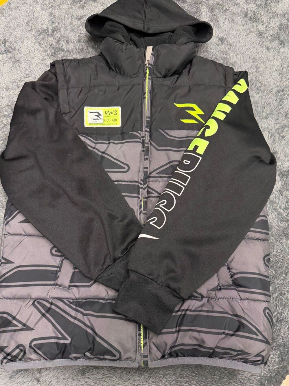 Nike Dangeruss Youth Hooded Jacket, Size Boys Med 10-12 years.